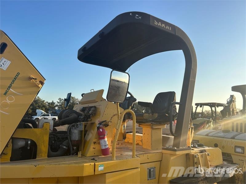 Sakai GW750-2 공기 타이어 롤러
