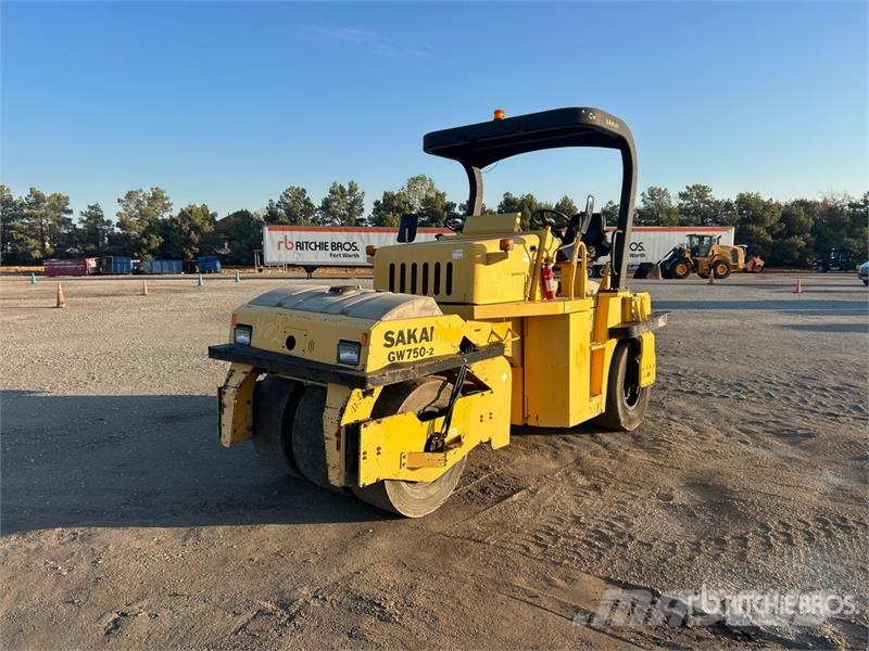 Sakai GW750-2 공기 타이어 롤러