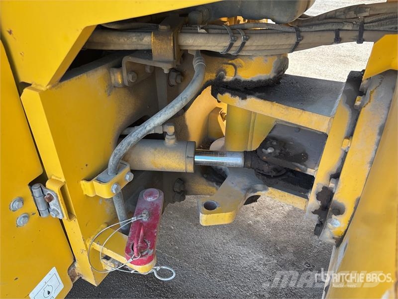 Sakai GW751 7 Wheel Pneumatic Roller Gummiradwalzen