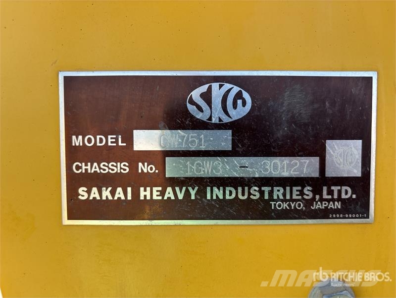 Sakai GW751 7 Wheel Pneumatic Roller Gummiradwalzen