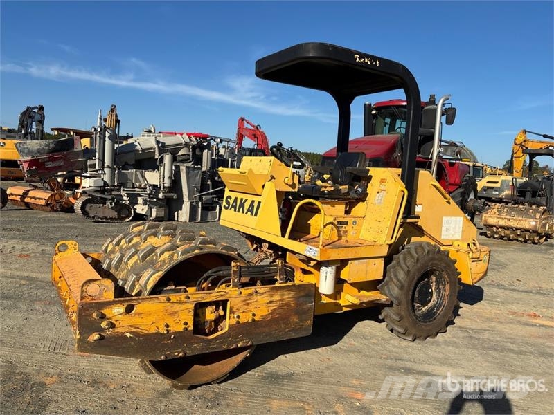 Sakai SV201T Padfoot Drum Compactor Ühe trumliga rullid