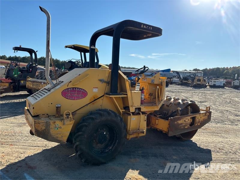 Sakai SV201T Padfoot Drum Compactor Ühe trumliga rullid