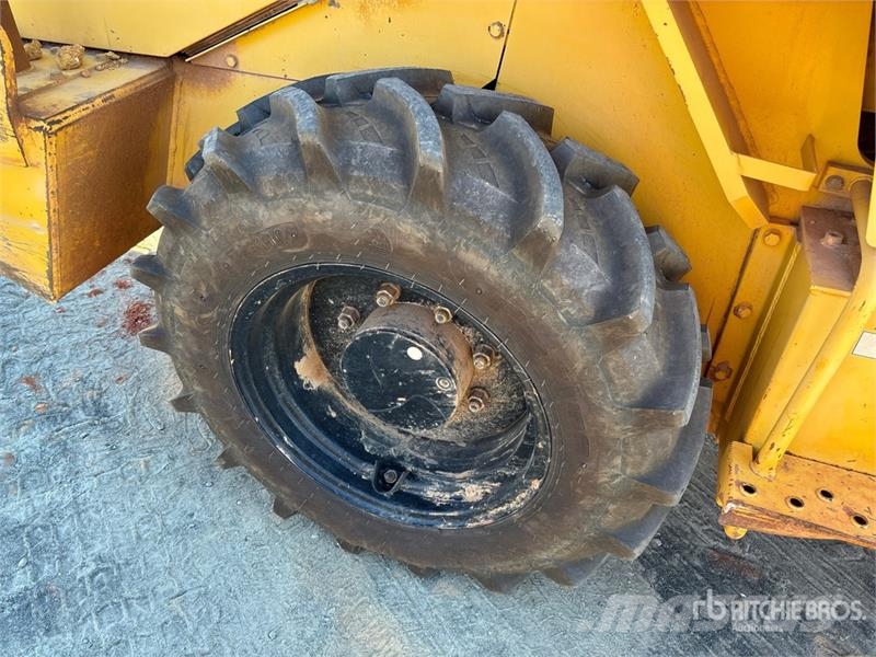 Sakai SV201T Padfoot Drum Compactor Ühe trumliga rullid