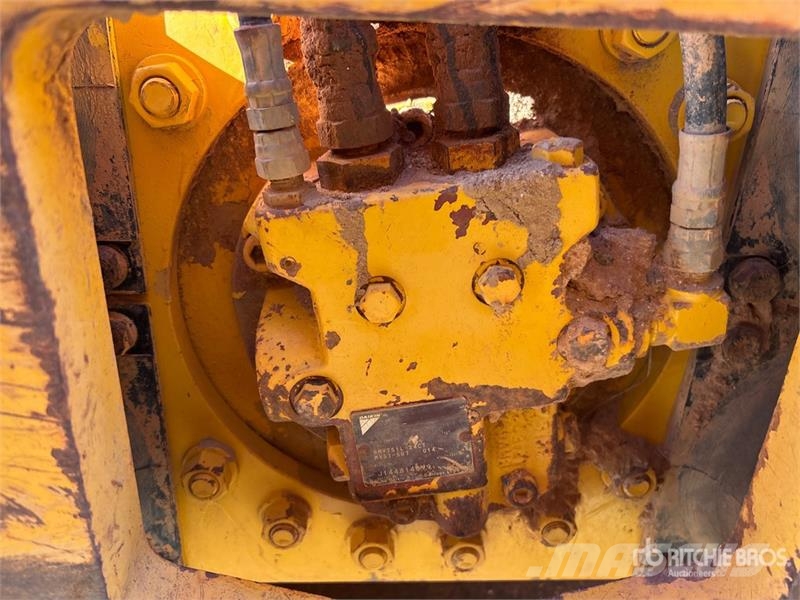 Sakai SV201T Padfoot Drum Compactor Ühe trumliga rullid