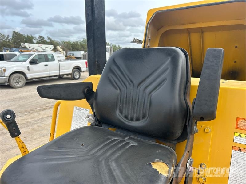 Sakai SV201TB-1 Padfoot Drum Compactor Enojni valjarji