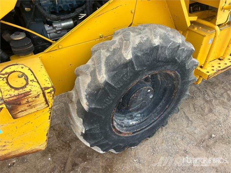 Sakai SV201TB-1 Padfoot Drum Compactor Enojni valjarji