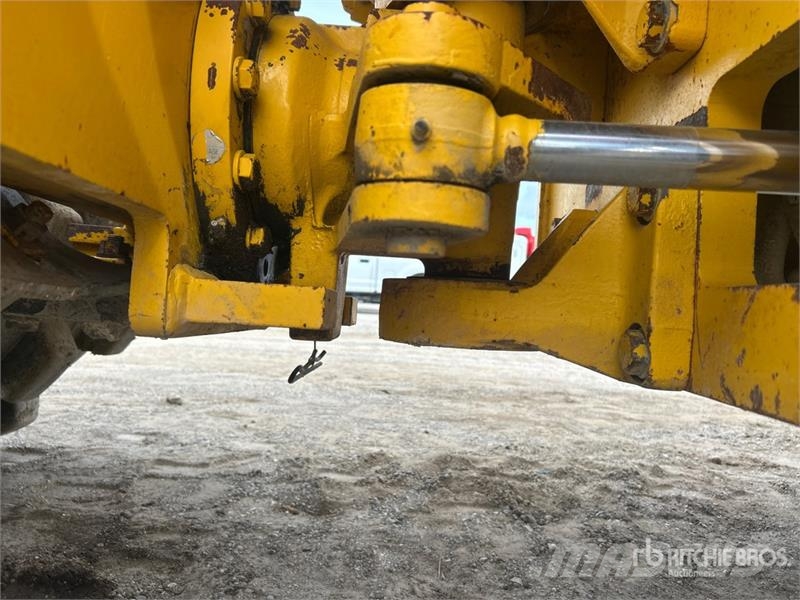 Sakai SV201TB-1 Padfoot Drum Compactor Enojni valjarji