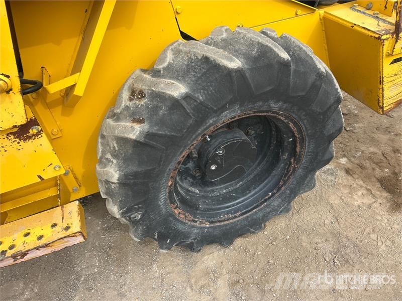 Sakai SV201TB-1 Padfoot Drum Compactor Enojni valjarji