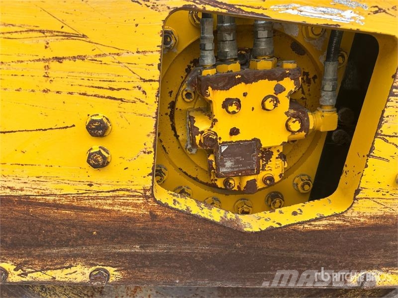 Sakai SV201TB-1 Padfoot Drum Compactor Enojni valjarji