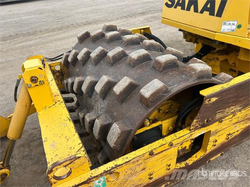 Sakai SV201TB-1 Padfoot Drum Compactor Enojni valjarji