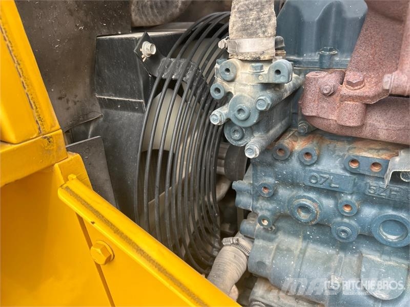 Sakai SV201TB-1 Padfoot Drum Compactor Enojni valjarji