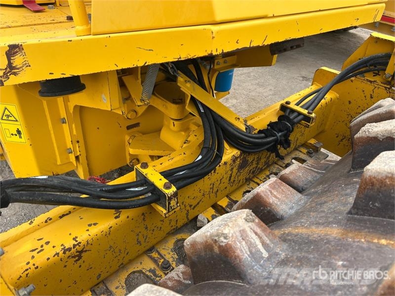 Sakai SV204TB Padfoot Drum Compactor Enojni valjarji