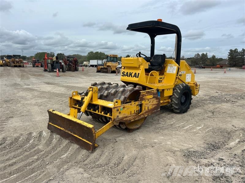 Sakai SV204TB Padfoot Drum Compactor Enojni valjarji