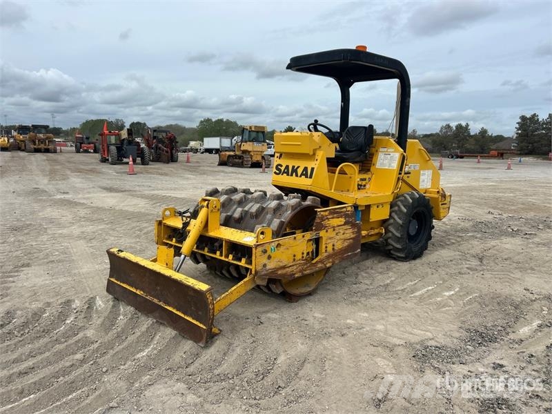 Sakai SV204TB Padfoot Drum Compactor Enojni valjarji