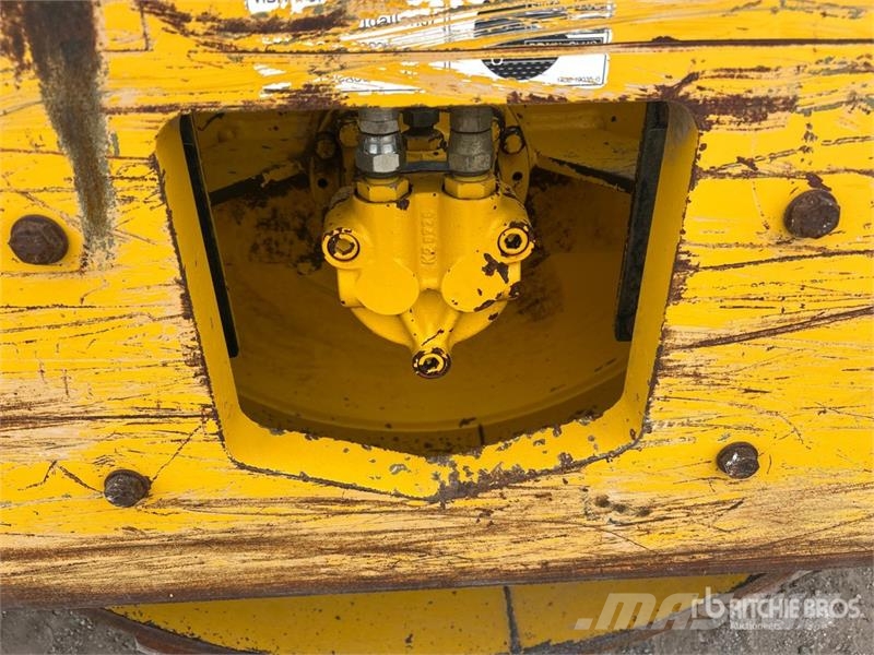 Sakai SV204TB Padfoot Drum Compactor Enojni valjarji