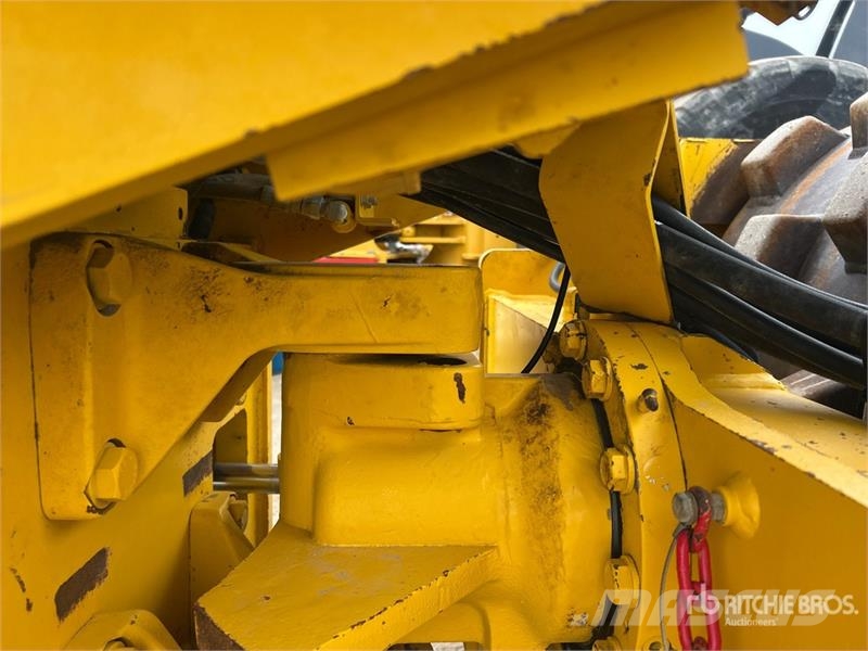 Sakai SV204TB Padfoot Drum Compactor Enojni valjarji