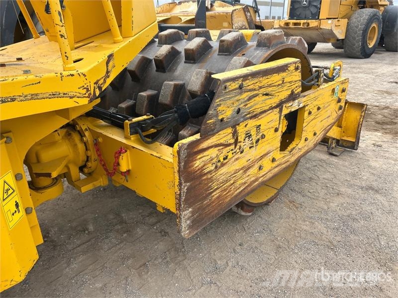 Sakai SV204TB Padfoot Drum Compactor Enojni valjarji