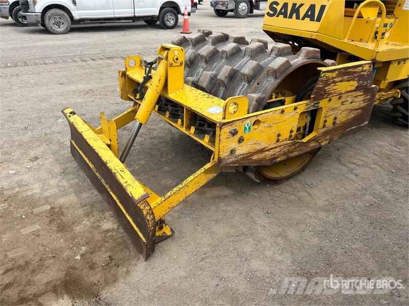 Sakai SV204TB Padfoot Drum Compactor Enojni valjarji
