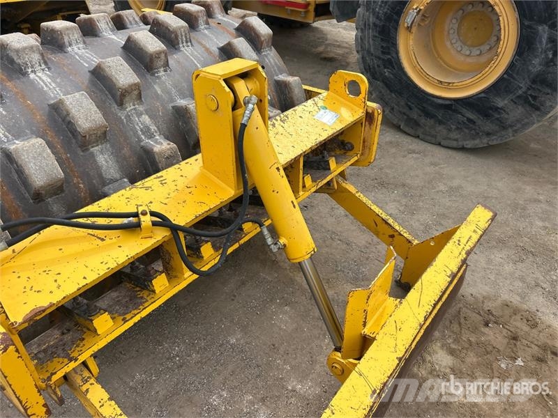 Sakai SV204TB Padfoot Drum Compactor Enojni valjarji