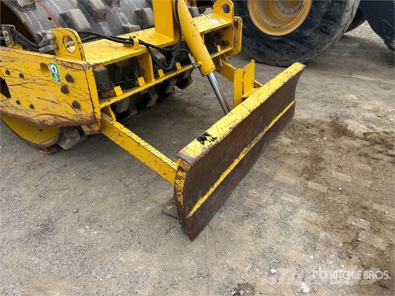 Sakai SV204TB Padfoot Drum Compactor Enojni valjarji