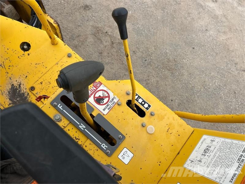 Sakai SV204TB Padfoot Drum Compactor Enojni valjarji