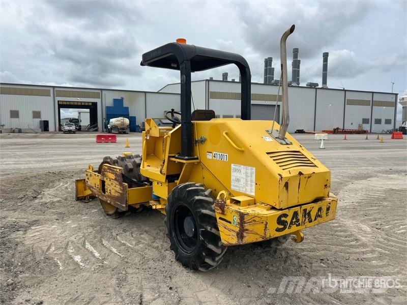 Sakai SV204TB Padfoot Drum Compactor Enojni valjarji