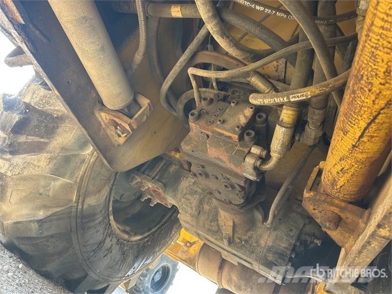 Sakai SV400 Padfoot Drum Compactor (Inoperable) Tek tamburlu silindirler