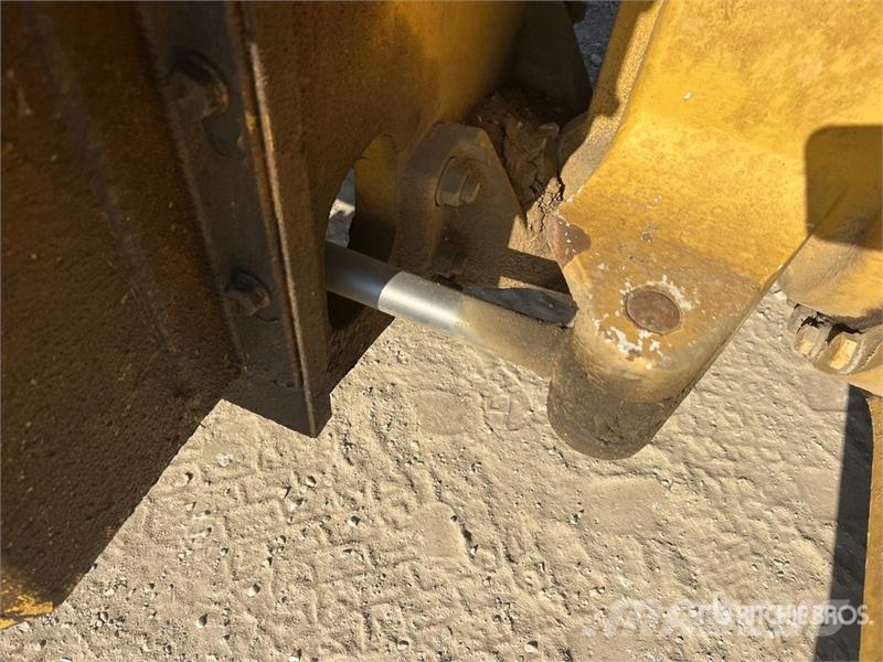 Sakai SV400 Padfoot Drum Compactor (Inoperable) Tek tamburlu silindirler