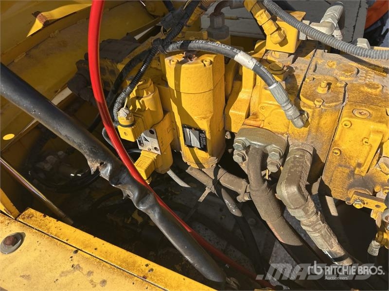 Sakai SV400 Padfoot Drum Compactor (Inoperable) Tek tamburlu silindirler