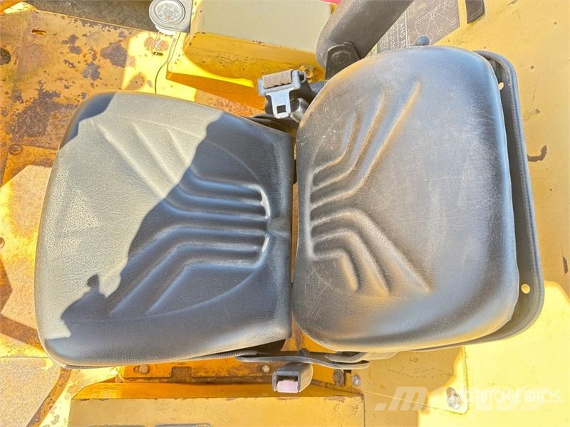 Sakai SV400T Padfoot Drum Compactor Single drum rollers