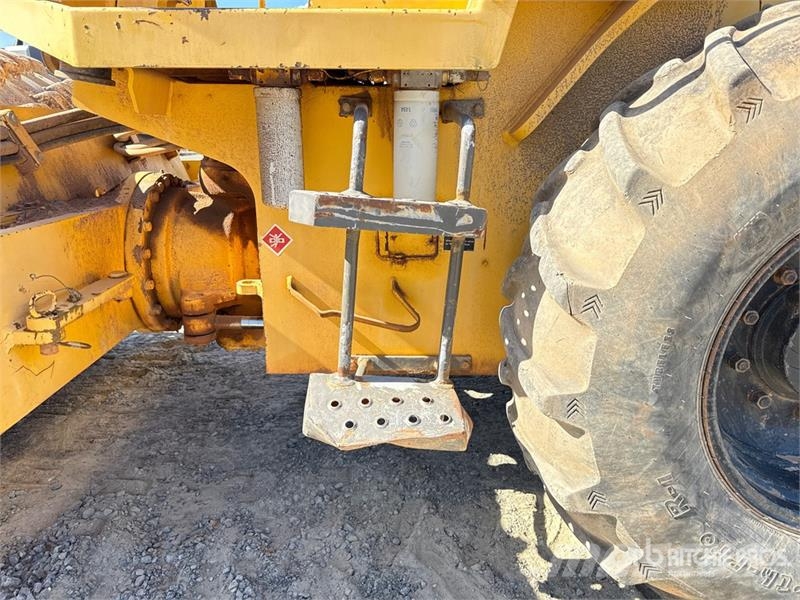 Sakai SV400T Padfoot Drum Compactor Single drum rollers