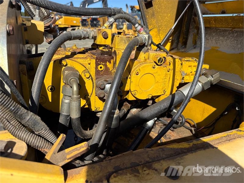 Sakai SV400T Padfoot Drum Compactor Single drum rollers