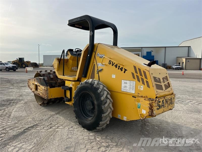 Sakai SV414T Padfoot Drum Compactor Enojni valjarji