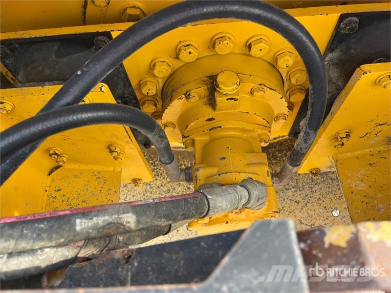 Sakai SV414T Padfoot Drum Compactor Enojni valjarji