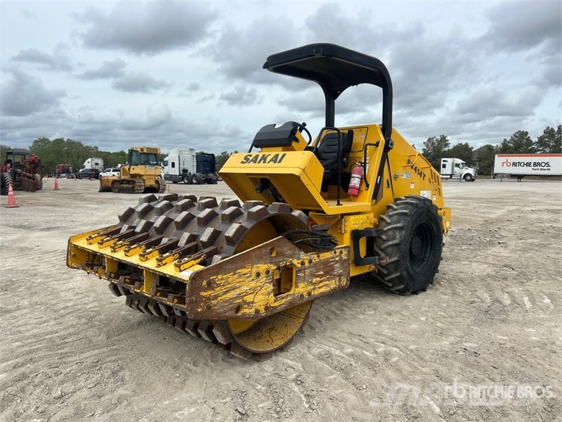 Sakai SV414T Padfoot Drum Compactor Enojni valjarji
