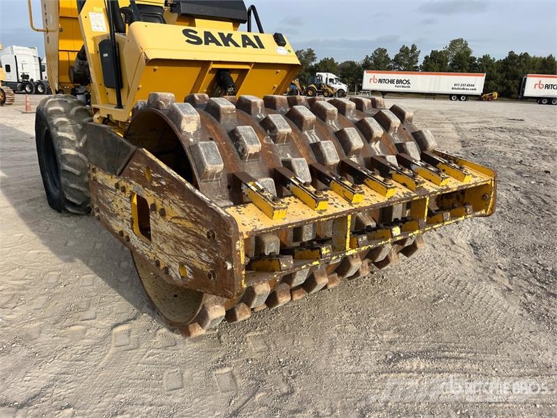 Sakai SV414T Padfoot Drum Compactor Enojni valjarji