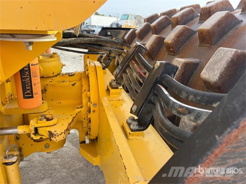 Sakai SV414T Padfoot Drum Compactor Enojni valjarji