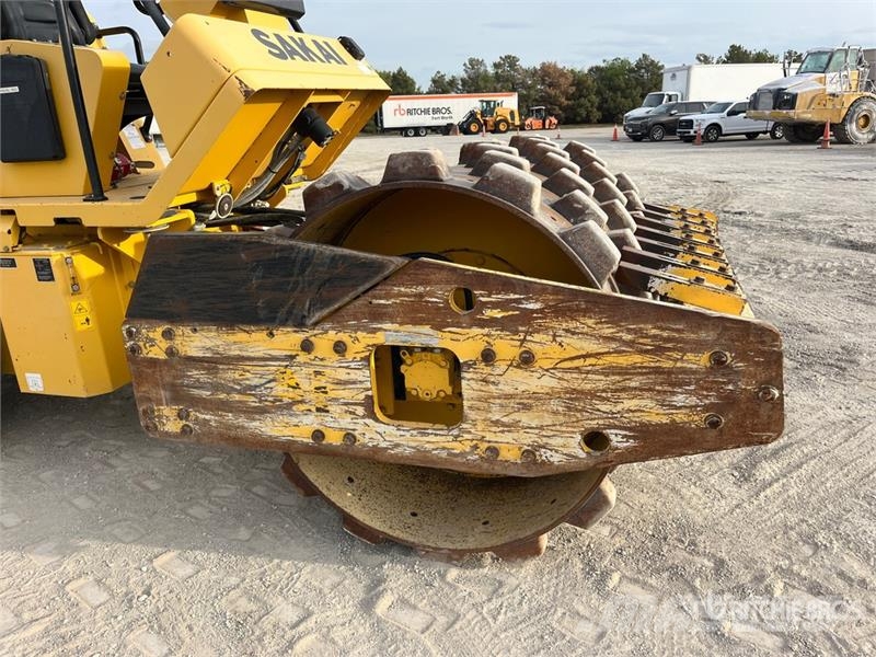 Sakai SV414T Padfoot Drum Compactor Enojni valjarji