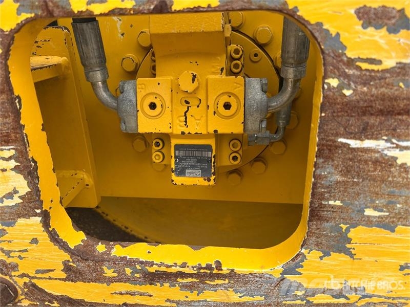Sakai SV414T Padfoot Drum Compactor Enojni valjarji