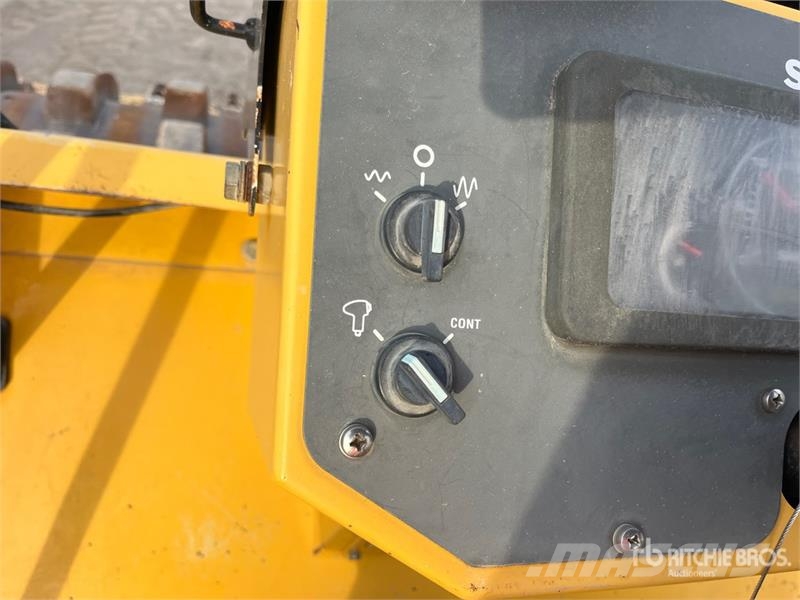 Sakai SV414T Padfoot Drum Compactor Enojni valjarji