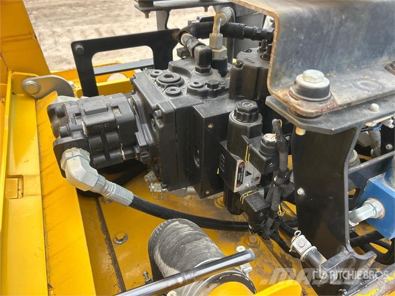 Sakai SV414T Padfoot Drum Compactor Enojni valjarji