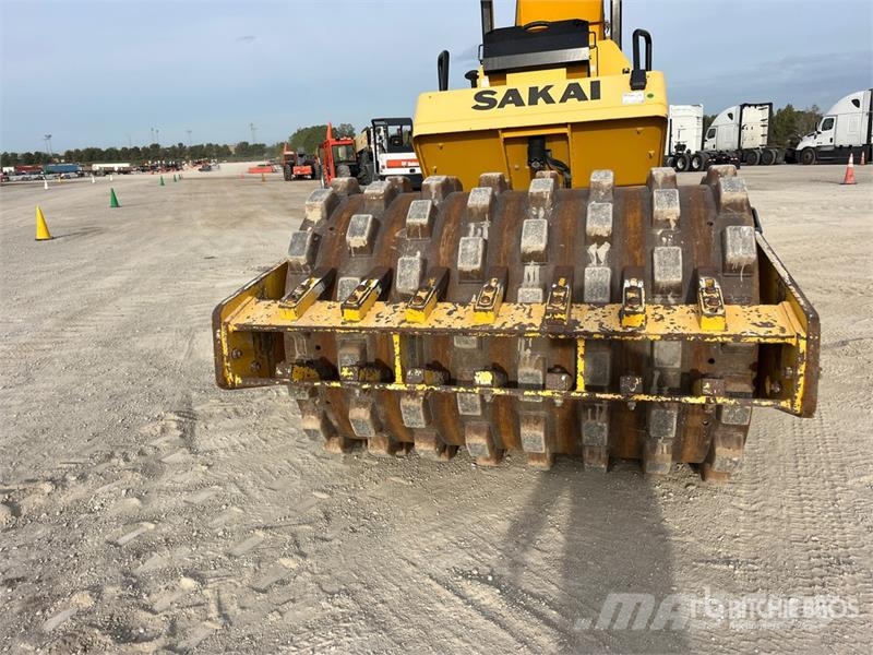 Sakai SV414T Padfoot Drum Compactor Enojni valjarji