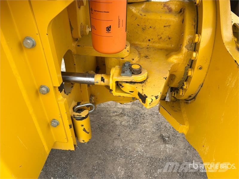 Sakai SV414T Padfoot Drum Compactor Enojni valjarji