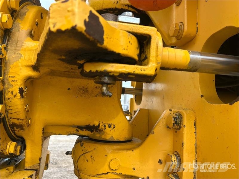 Sakai SV414T Padfoot Drum Compactor Enojni valjarji