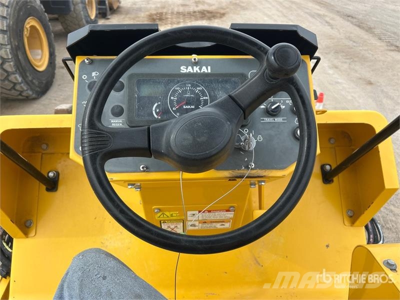Sakai SV414T Padfoot Drum Compactor Enojni valjarji