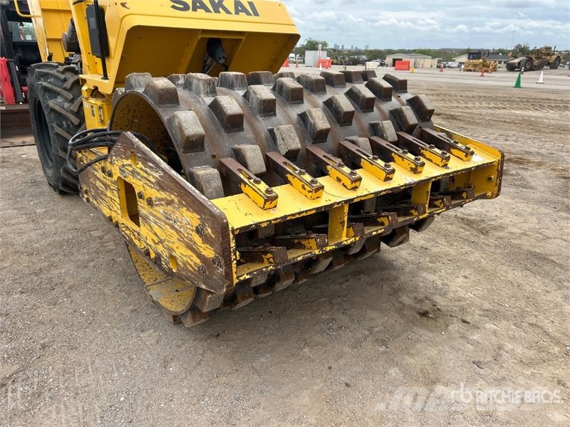 Sakai SV414T Padfoot Drum Compactor Enojni valjarji