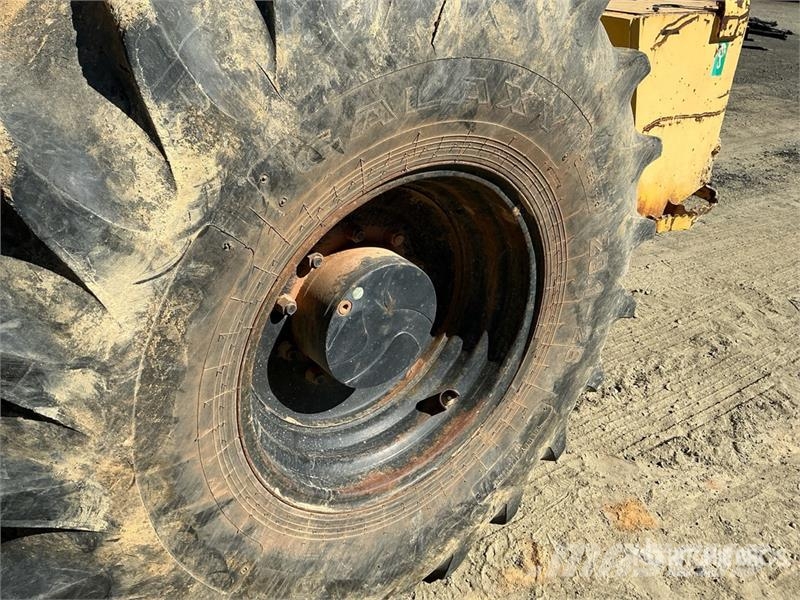 Sakai SV510T Padfoot Drum Compactor مداحل أحادية الأسطوانة
