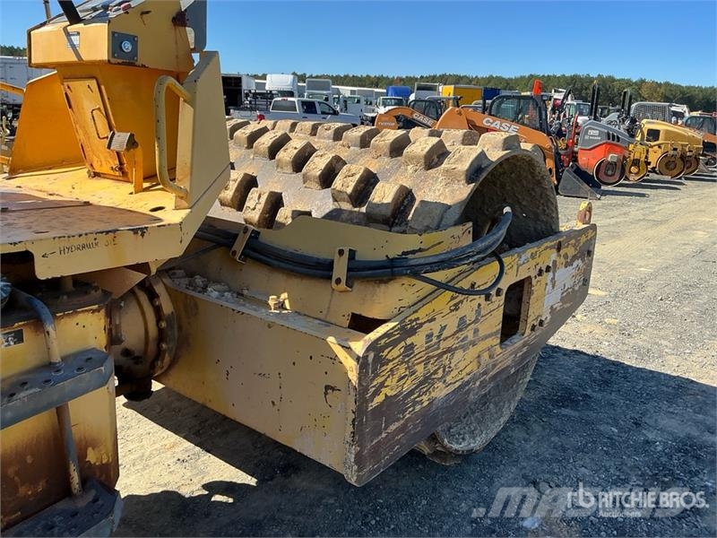 Sakai SV510T Padfoot Drum Compactor مداحل أحادية الأسطوانة
