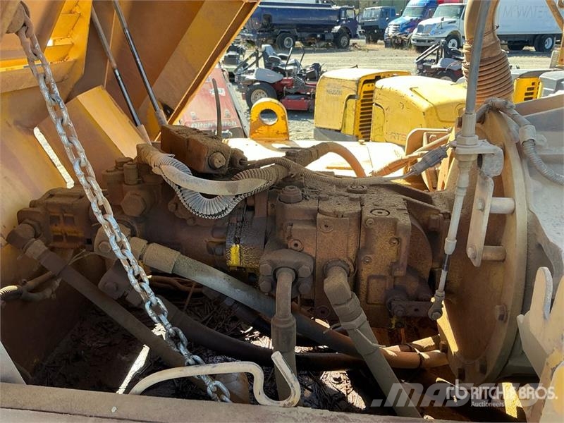 Sakai SV510T Padfoot Drum Compactor مداحل أحادية الأسطوانة