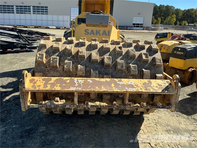 Sakai SV510T Padfoot Drum Compactor مداحل أحادية الأسطوانة